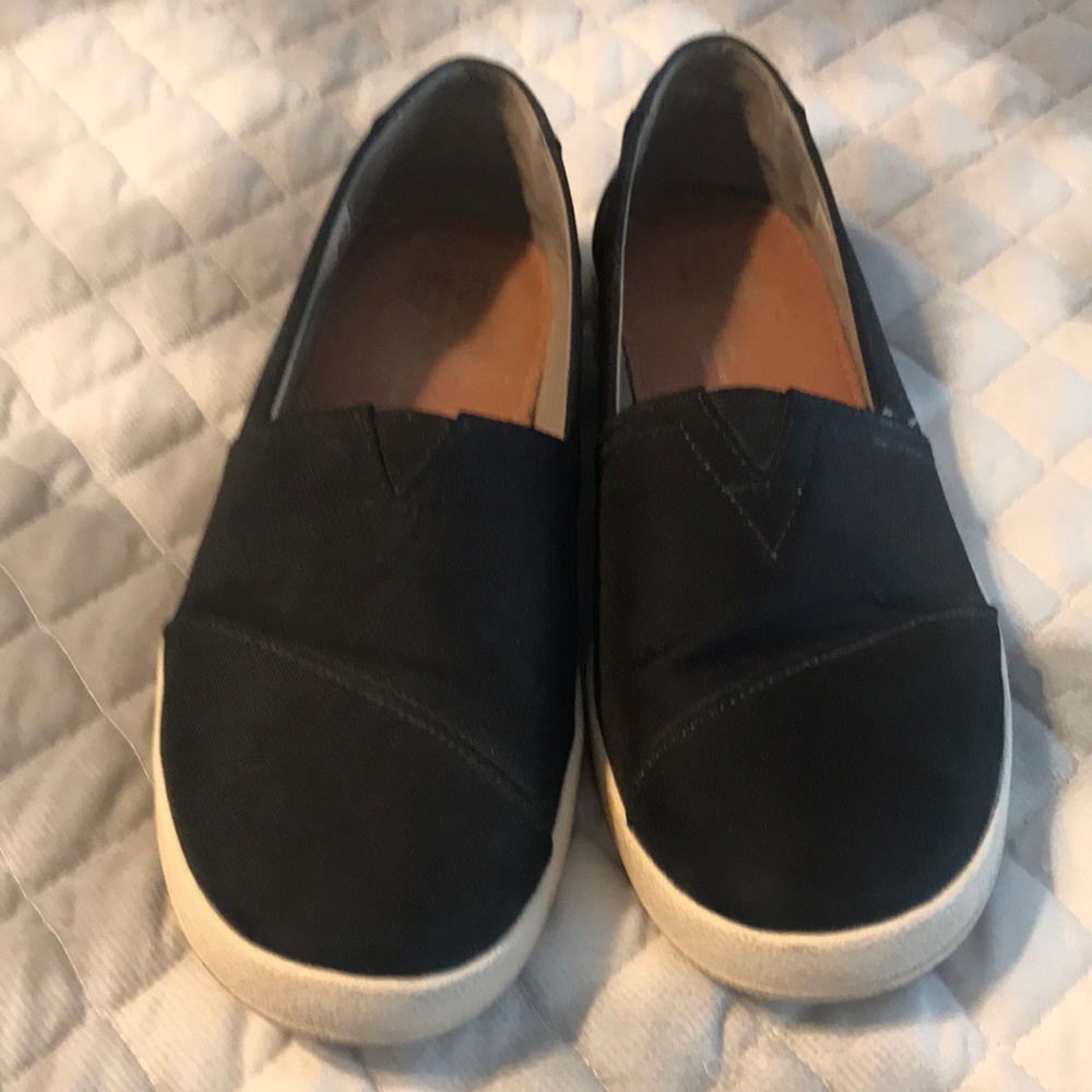Tom’s slip on sneakers shoe
